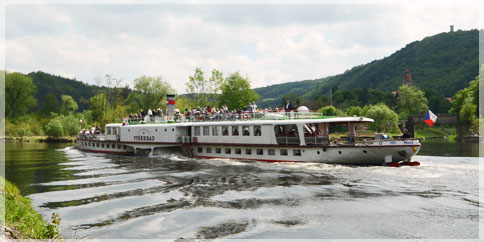 Tuto sobotu na Slapy parníkem Vyšehrad